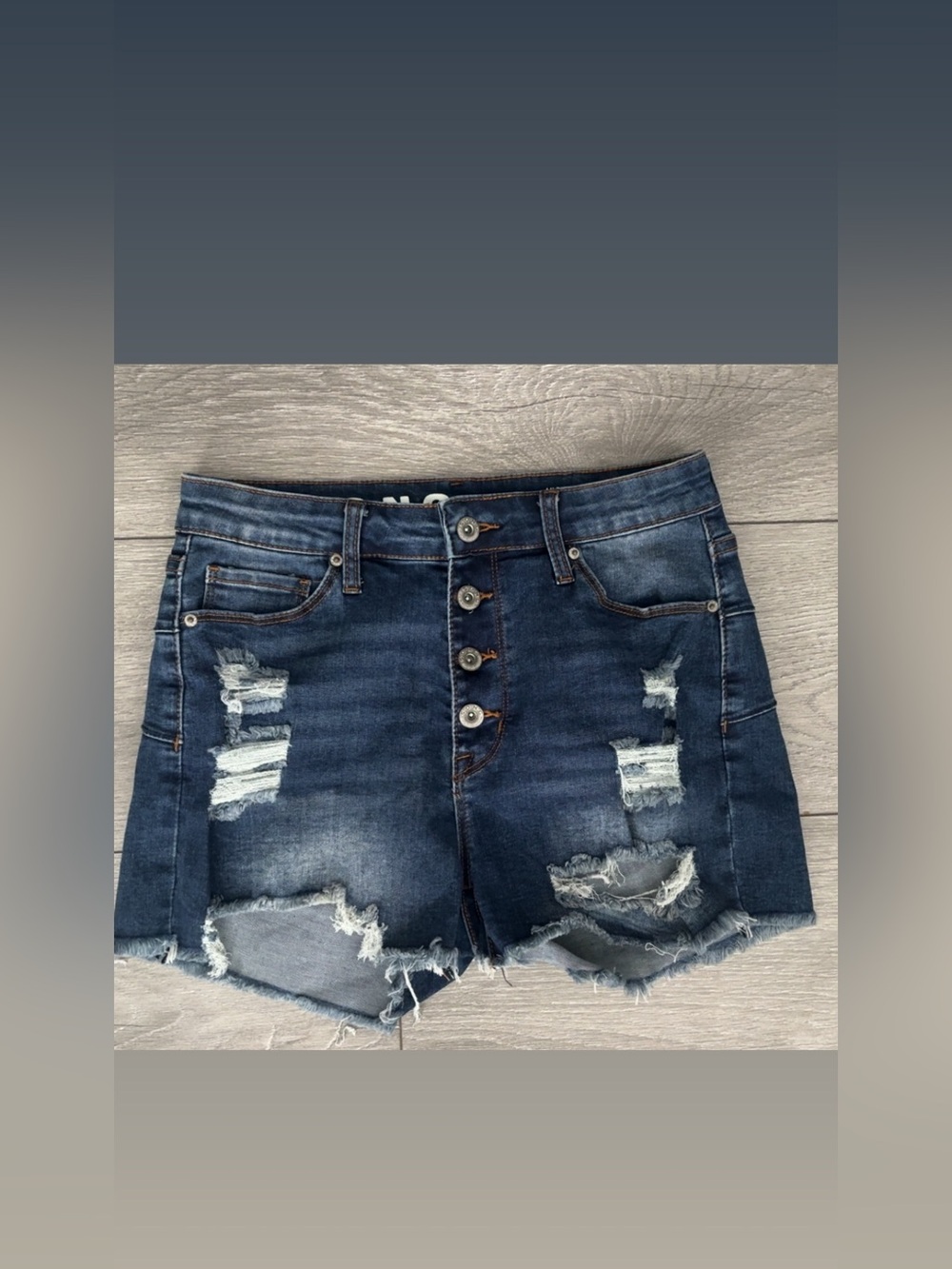 SONG Women’s Size 7/28 Curvy High Rise Denim Shorts Button Up Distressed EUC